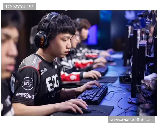 赛后分析：FPX与EDG对决中的战术思考与经验总结